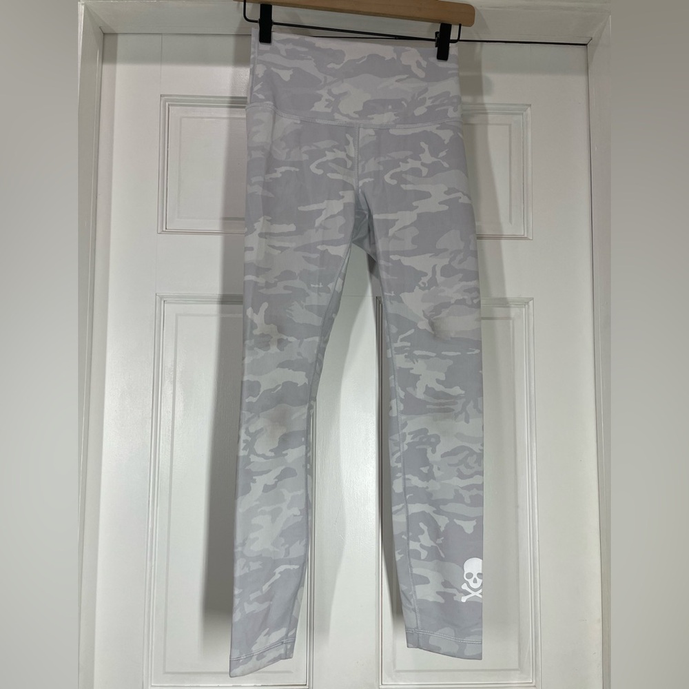 Lululemon Grey Camo Leggings Sz 6